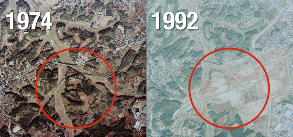 1974年と1992年の航空写真の比較。左側は1974年の画像、右側は1992年の画像。赤い円で囲まれたエリアの変化を示している。